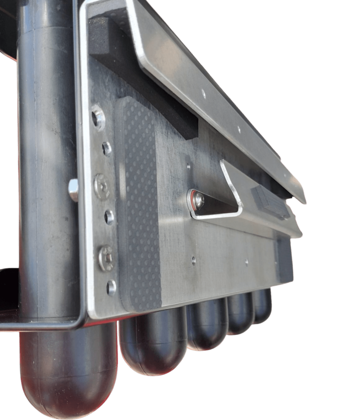 The SLR Silverback Low rider backframe with Angles bracket fitted is floating and can be adjusted