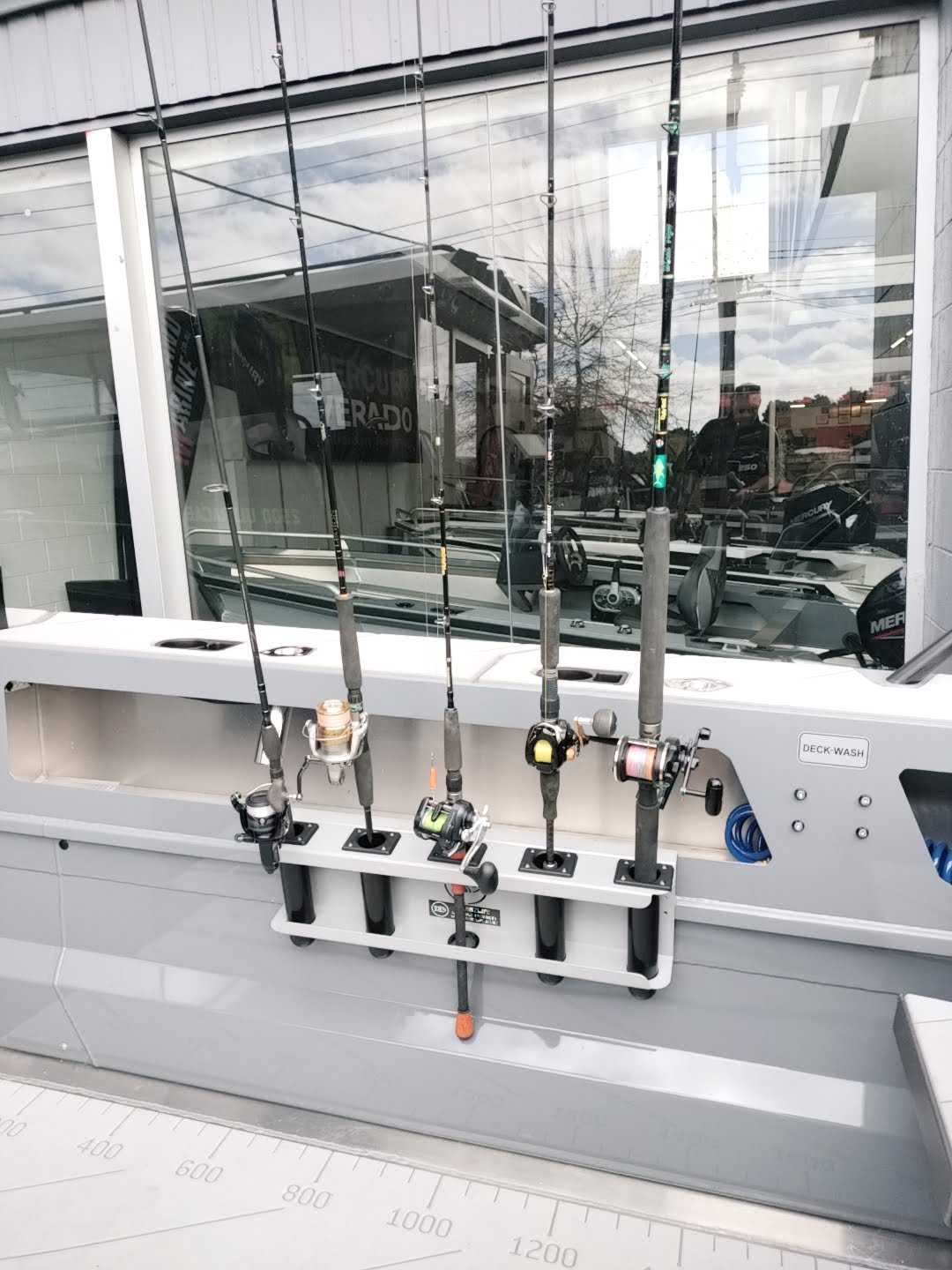 5 long  XL 695mm long with 150mm centres for larger reels in a stabicraft 2150