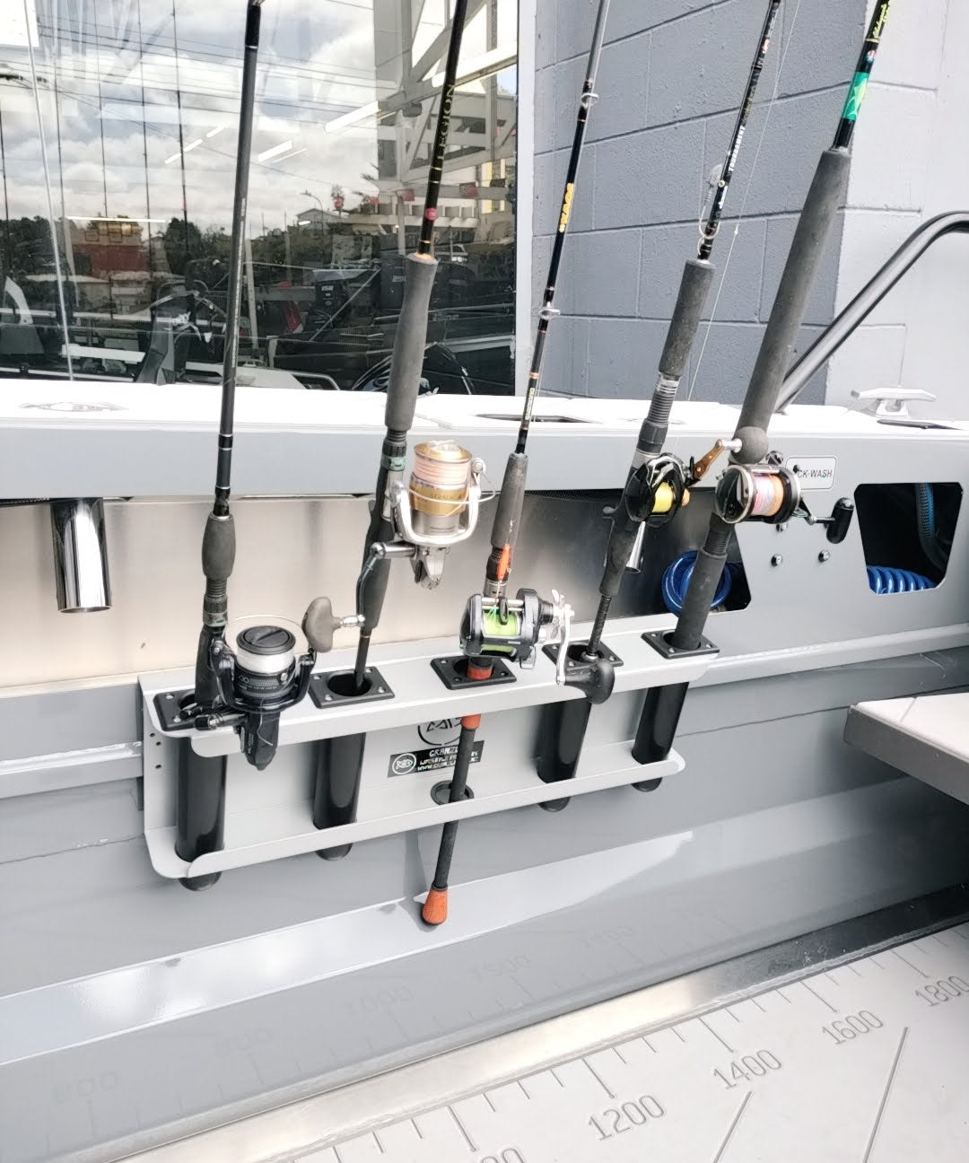 5 long  XL 695mm long with 150mm centres for larger reels in a stabicrft